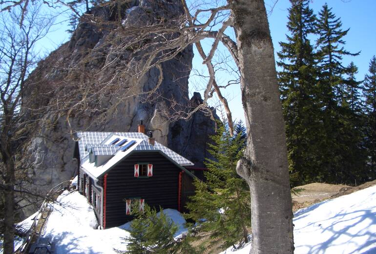Kienthaler Hütte: Außenansicht Winter