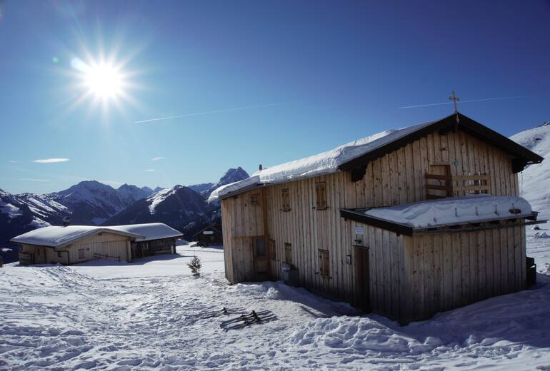 Die Hütte steht auf dem Harlasanger am Gaisberg in den Kitzbühler Alpen