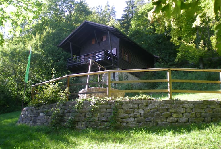 Die Uli-Wieland-Hütte ist eine Selbstversorgerhütte in Blaubeuren-Weiler 