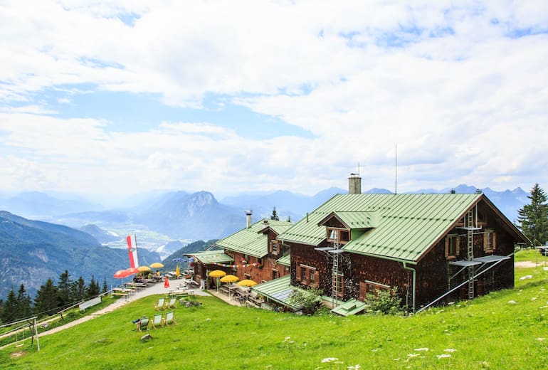 Die Vorderkaiserfeldenhütte im Kaisergebirge, erreichbar über Kufstein