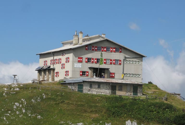 Das Habsburghaus  liegt auf 1.785 m