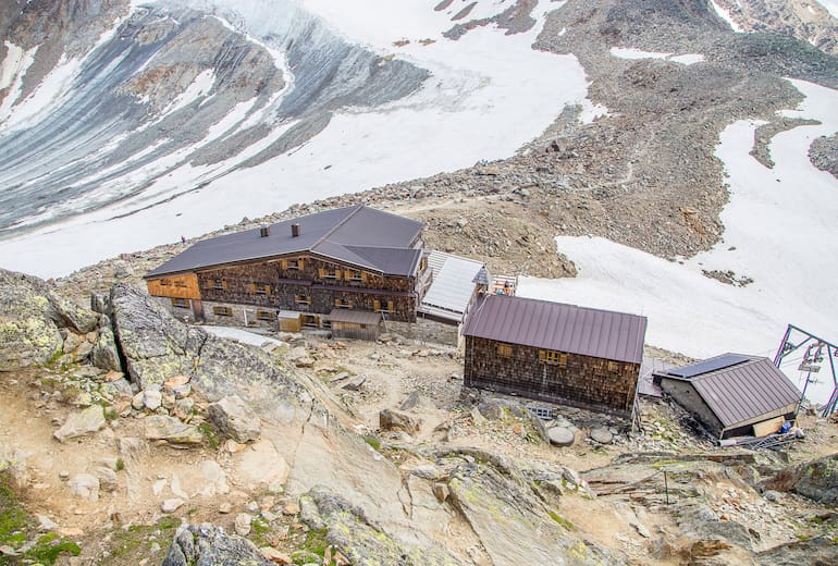 Similaunhütte mit Gletscher